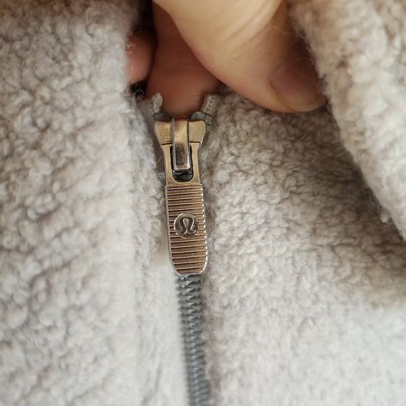 Lululemon Show Me The Sherpa Wool Silk Blend Quilted Panel Gray Jacket Size 8 - Picture 5 of 10